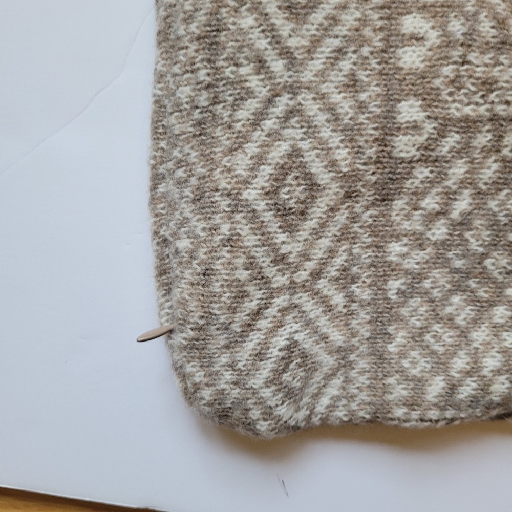 Pottery Barn Fair Isle Knit Pillow Cover Taupe Cream 20x20 - Picture 5 of 7